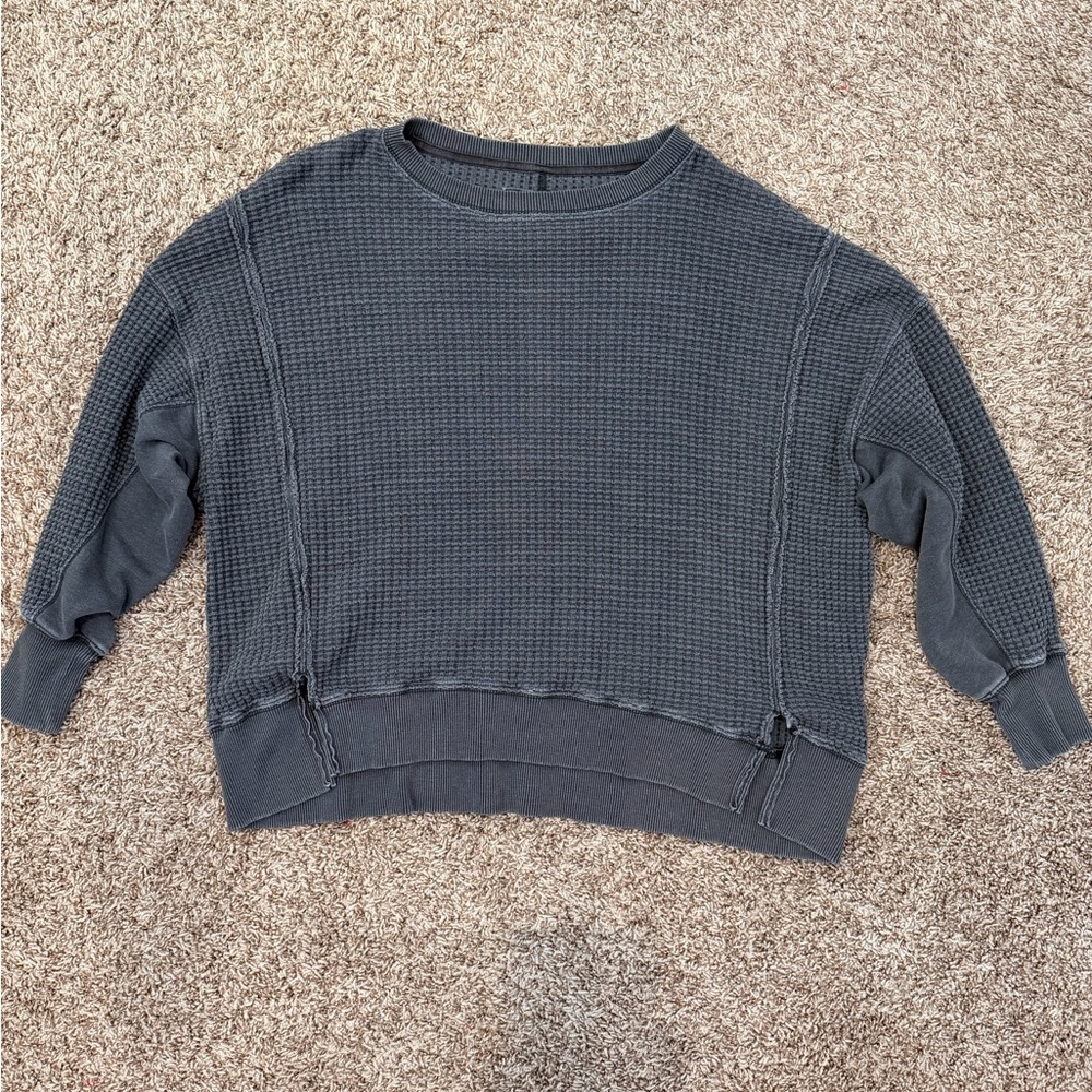 American Eagle Waffle V Neck